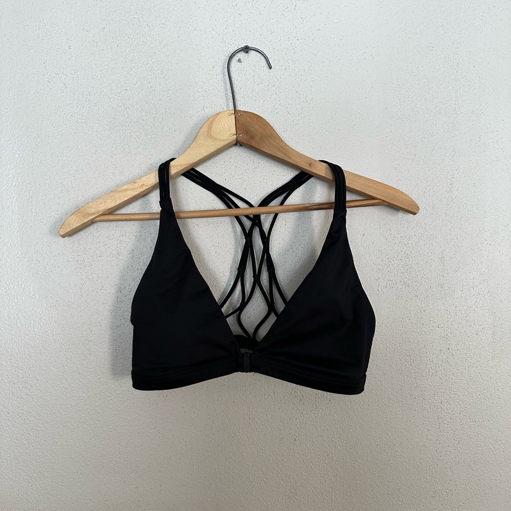 VS Sport Plunge Sports Bra
